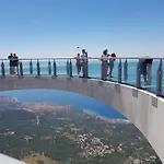 Jelinek * Brela